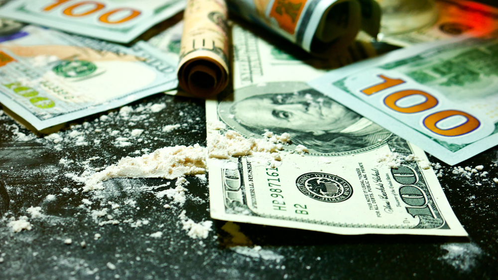 Does drug use really increase depending on intelligence?